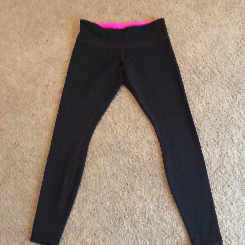 Reversible Lululemon Wunder Under Pants - size 8